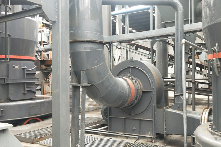 大型石頭磨粉機(jī)型號(hào)有哪些？選購(gòu)時(shí)要注意什么？